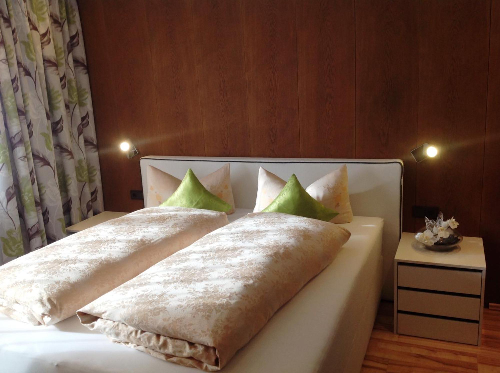 Apart Garni Lais Galtuer Room photo